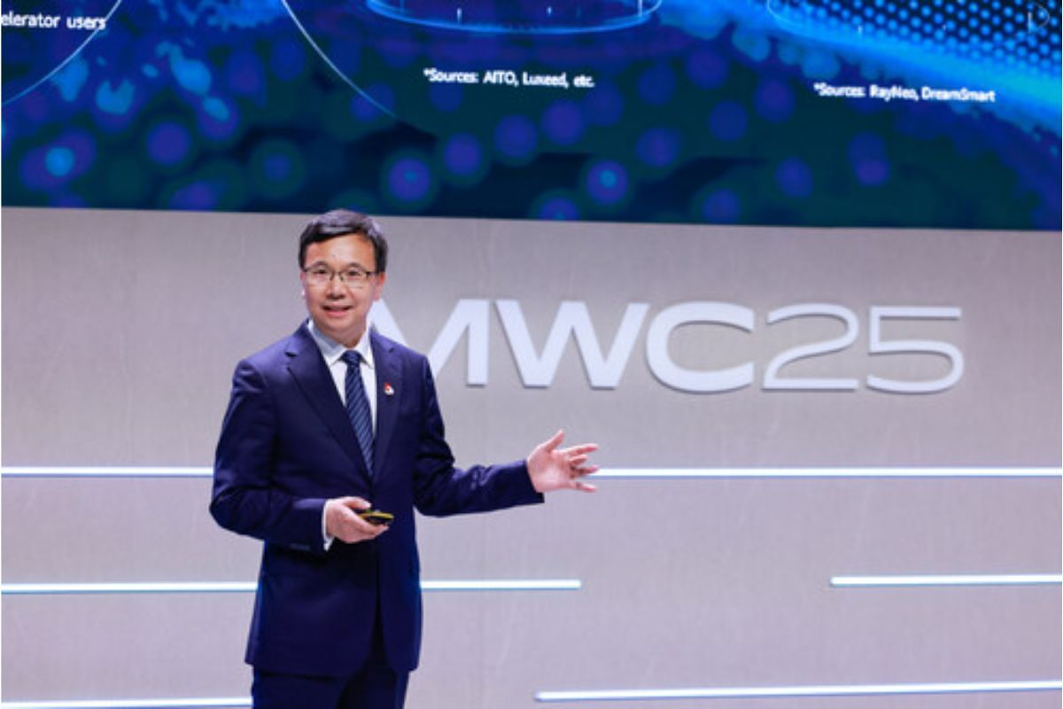 Yang Chaobin, Huawei: Solusi “AI-Centric Network” Dukung Operator Seluler Menangkap Peluang AI